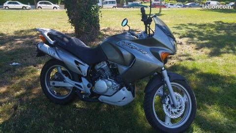 Varadero XLV125 en parfait état de 2004 - 9200 km