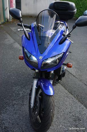 Yamaha 600 FZS fazer bleu en excellent état