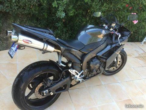 Yamaha r1