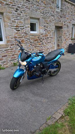 Kawasaki zr7 750cc