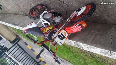 Dirt bike 140cc apollo compétition
