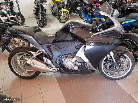 Honda 1200 vfr dct a saisir