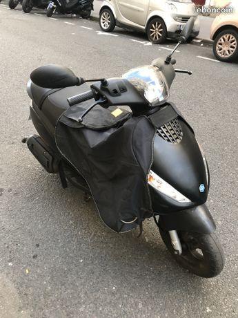 Piaggio Zip 50 2T 2015 Jupe Casque Gants CG Offert