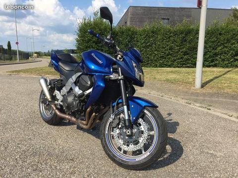 Kawasaki Z 750 Candy impérial blue