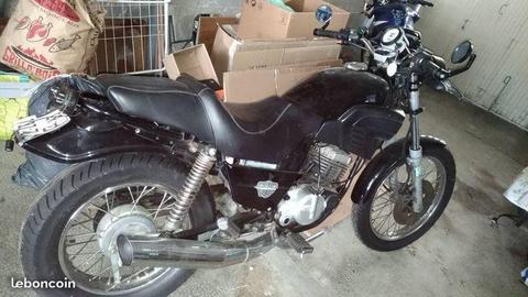 cagiva roadster 125 en etat roule qqs bricoles