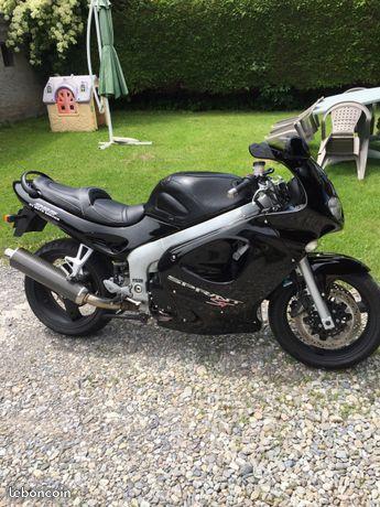 Moto triumph sprint 955 ST