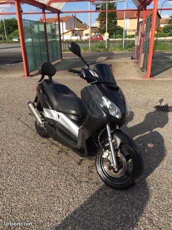 Scooter Yamaha xmax 125