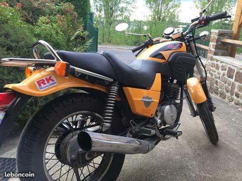 MOTO 125cm3 CAGIVA ROADSTER (rétro)