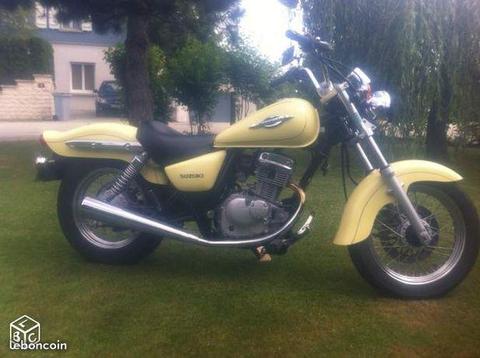 Moto Suzuki 125 Marauder