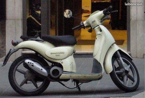 Scooter Aprilia Scarabeo 49,4cc - pour piéces