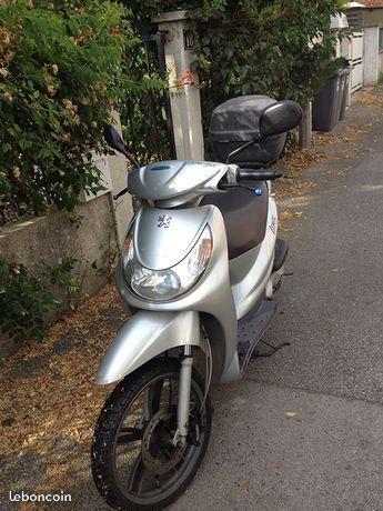 Peugeot scooter looxor 100