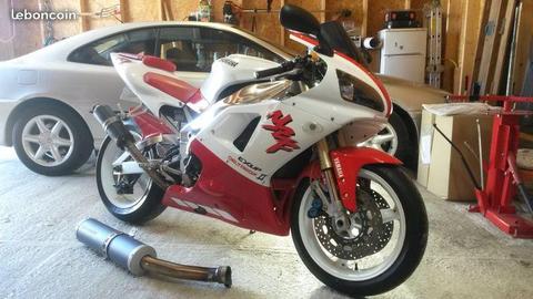 Yamaha YZF R1