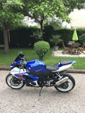 Gsxr 1000 état neuf et encore garantie