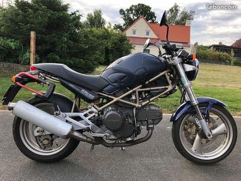 Moto Ducati monster 600