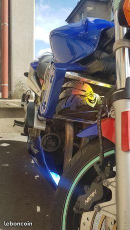 Honda 900 Hornet urgent a debatre