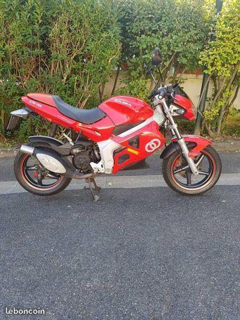 gilera dna 50 2temps an 2006 excellent état