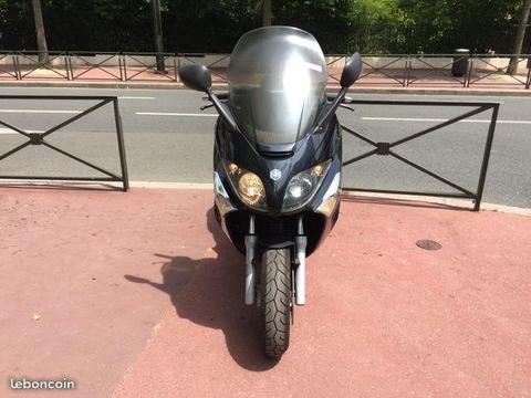 Piaggio xevo x evo x-evo 125 noir révision faite