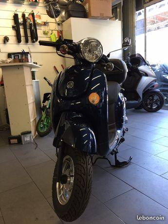 Scooter jm motors 50 cm3 bleu brillant