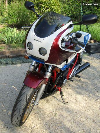 Honda cafe racer 750 cbx