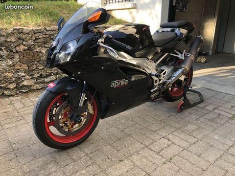 Aprilia rsv 1000 r