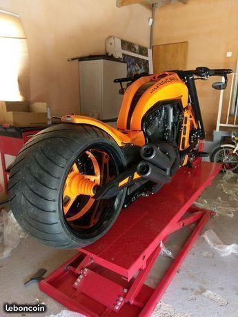 Harley Davidson HURACAN Show Bike en 330