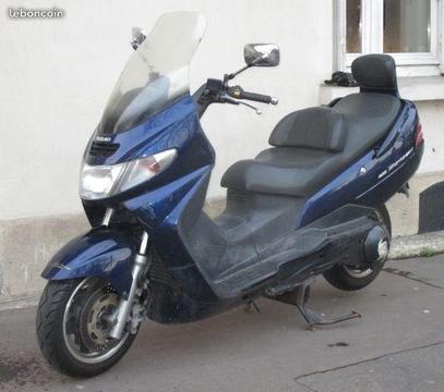 Scooter Suzuki Burgman 400 de 2003 b état Paris
