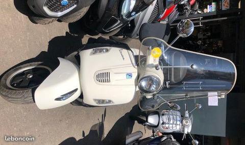 Vespa GTS 300 SUPER