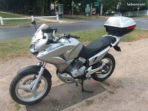 Honda Varadero luxe 125 an 2010 top case 18200km