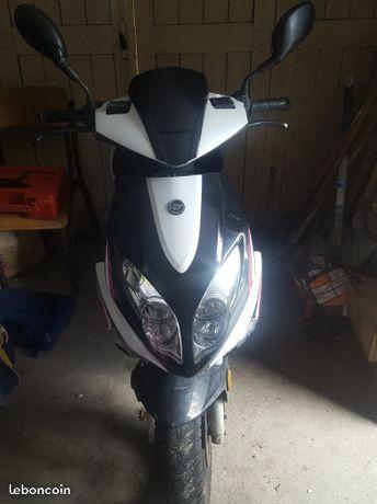 Scooter keeway f act 50