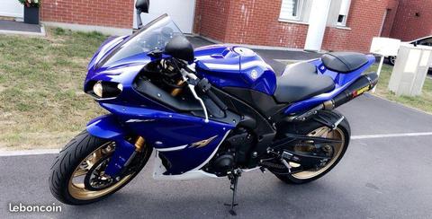 Yamaha r1 cross plaine full akra très propre