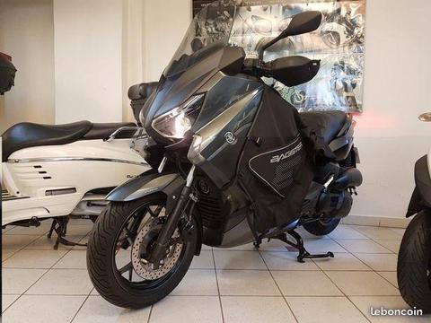 Yamaha X-MAX 125