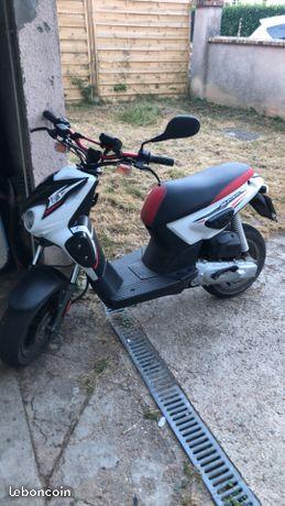 Stunt slider