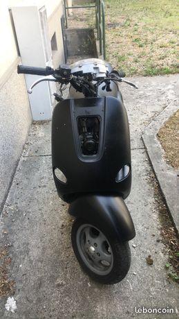 Vespa et4