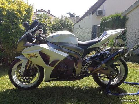 SUZUKI GSXR 1000 25th