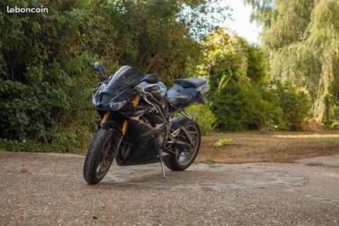 Triumph Daytona 675