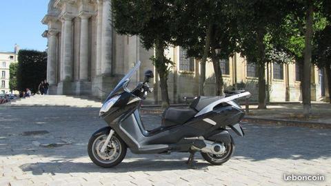 Scooter Peugeot Satelis 125 année 2012