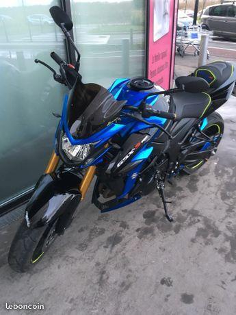 Suzuki Gsx-s 750 ABS noir et bleu