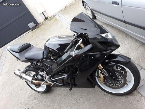 Suzuki GSXR 750 Freeride Stunt