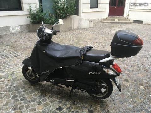Scooter Fiddle Sym 50 11 670 km parfait état